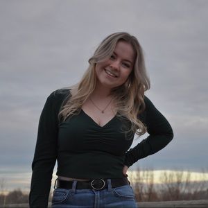 Meet your Posher, Malia